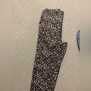 Cheetah print pocket american eagle leggings